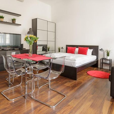 Red Dot Two - New Unit In The Heart Of Party Town Apartment Budapesta Exterior foto