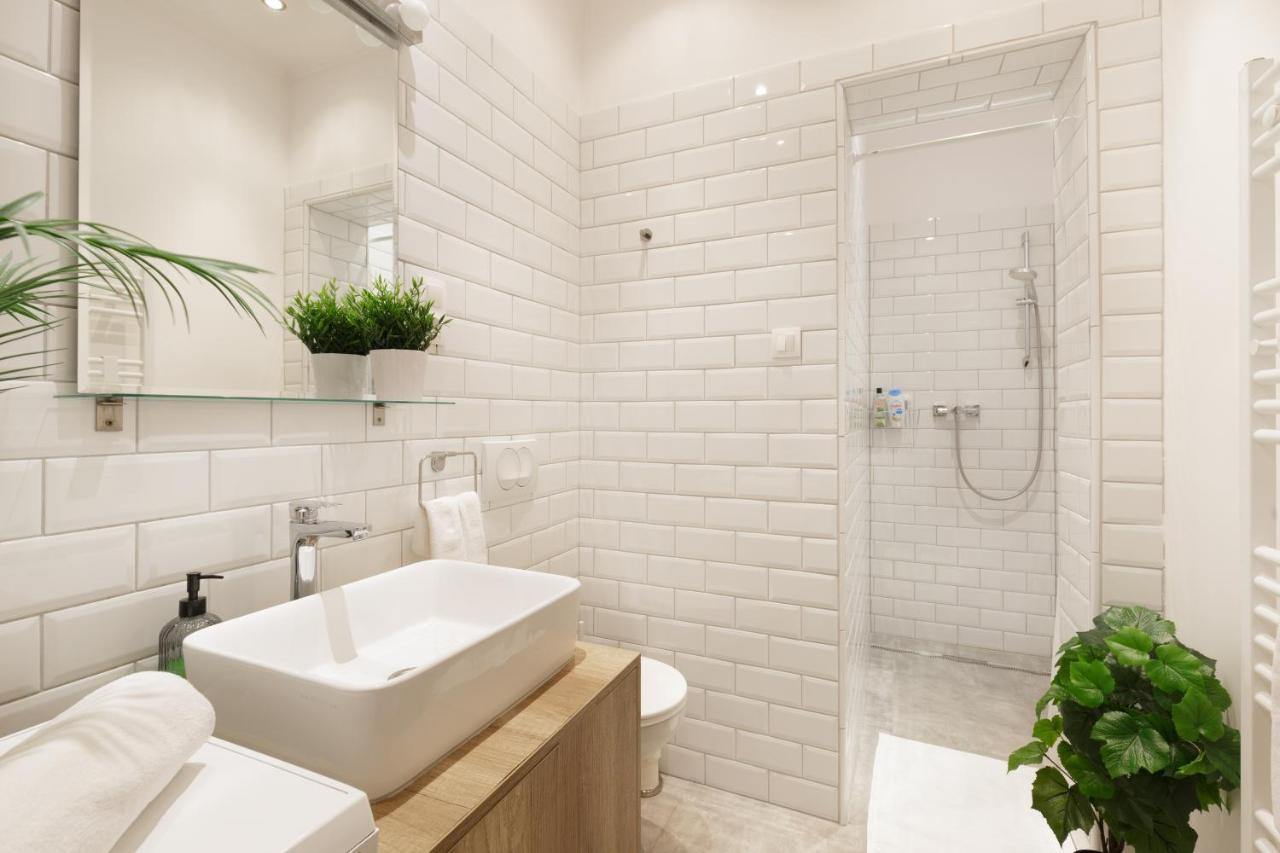 Red Dot Two - New Unit In The Heart Of Party Town Apartment Budapesta Exterior foto