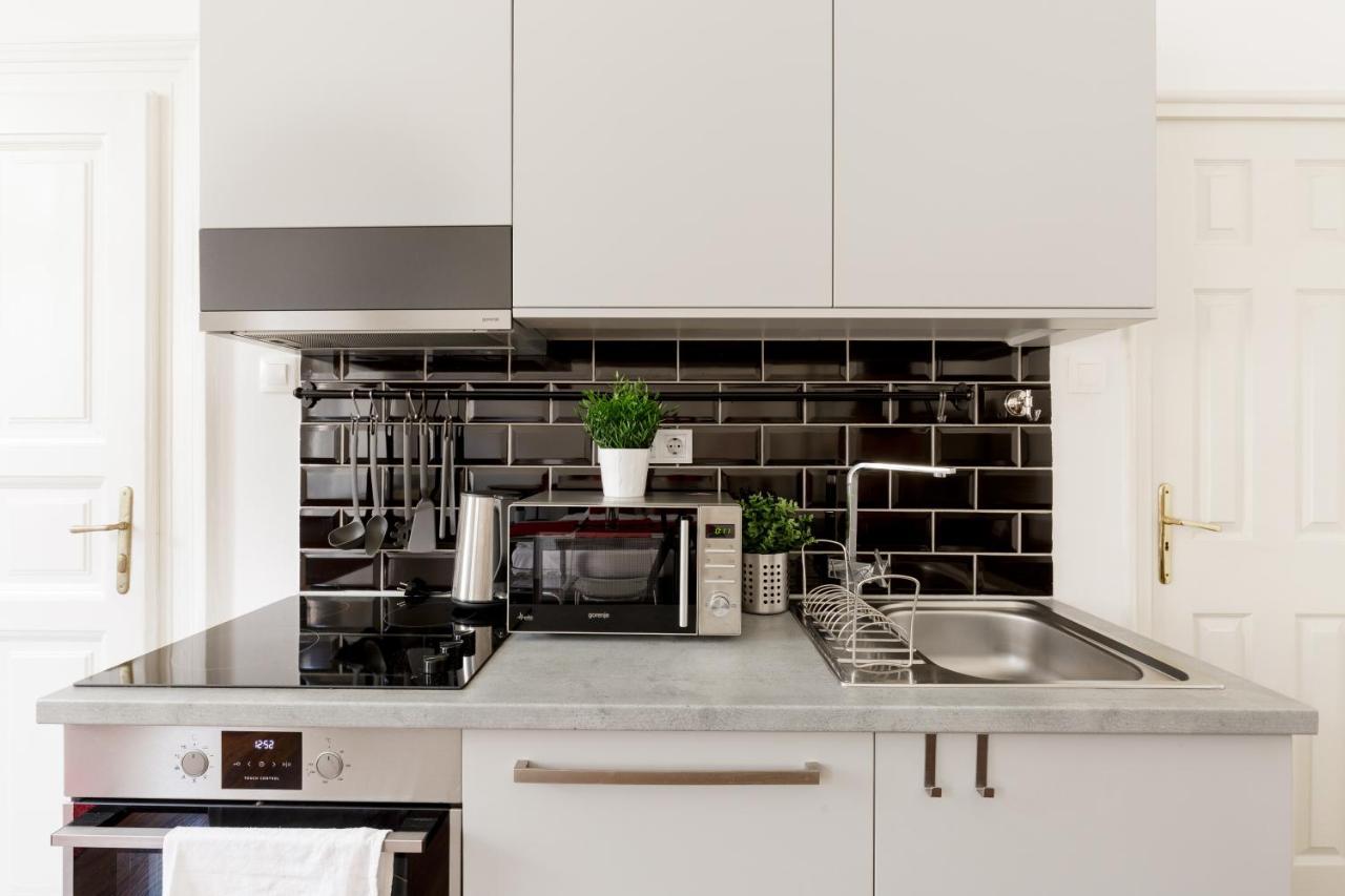 Red Dot Two - New Unit In The Heart Of Party Town Apartment Budapesta Exterior foto