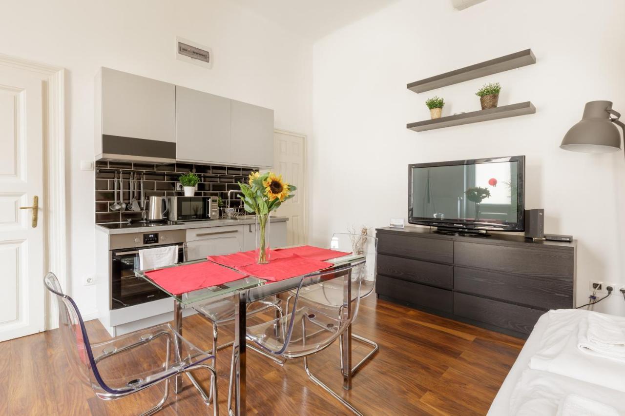 Red Dot Two - New Unit In The Heart Of Party Town Apartment Budapesta Exterior foto
