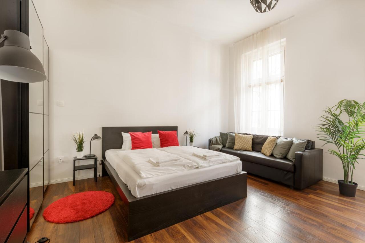 Red Dot Two - New Unit In The Heart Of Party Town Apartment Budapesta Exterior foto