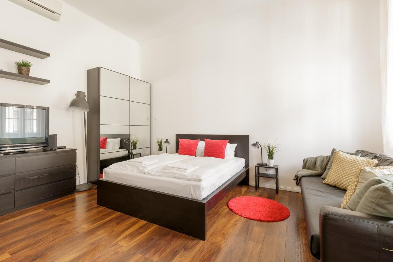 Red Dot Two - New Unit In The Heart Of Party Town Apartment Budapesta Exterior foto